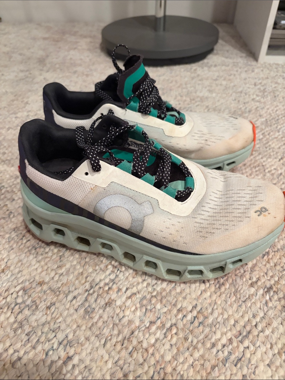 Womens On Running Lightweight Running Shoes in Cream and Mint
